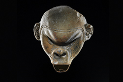 Cabeza de mono en cerámica, cultura La Tolita (350 a. C.-350 d. C.). Foto: Casa del Alabado